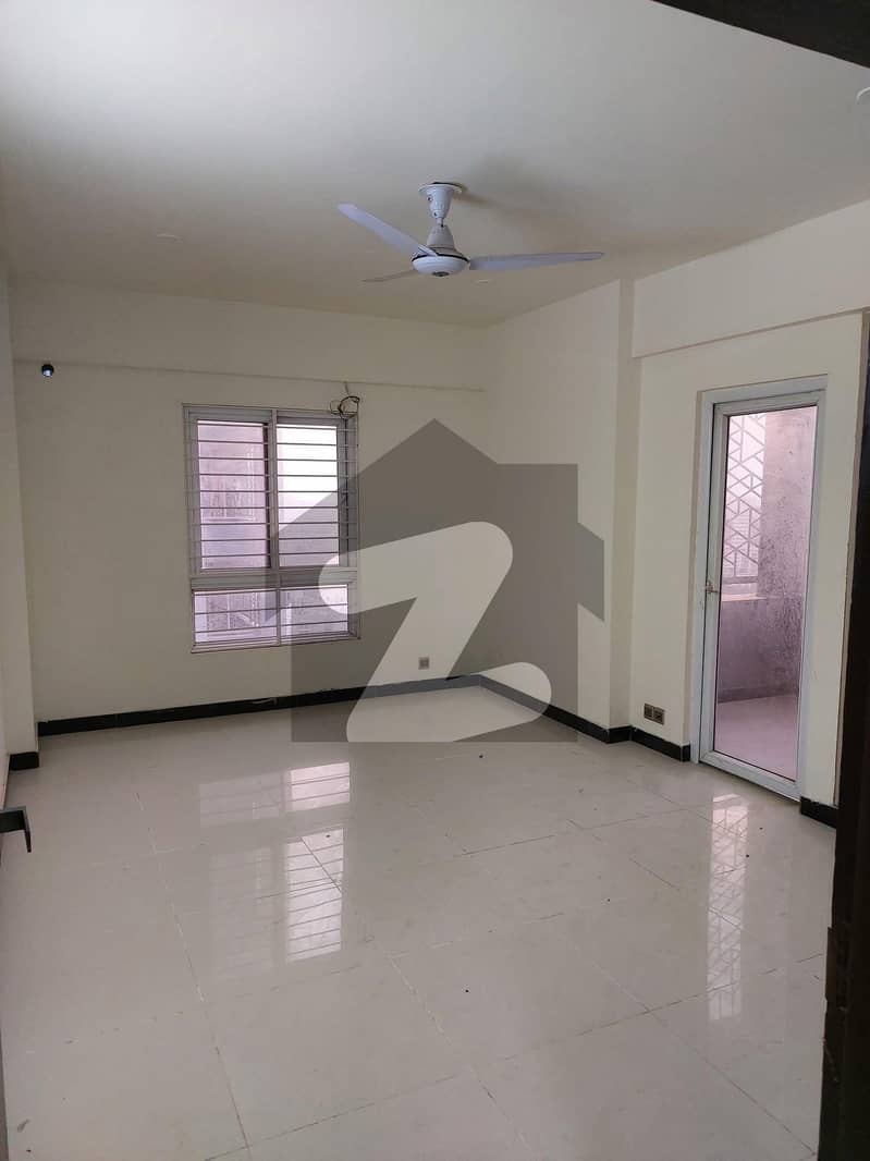 فریرے ٹاؤن کراچی میں 3 کمروں کا 8 مرلہ فلیٹ 1.8 لاکھ میں کرایہ پر دستیاب ہے۔ فریرے ٹاؤن کراچی میں 3 کمروں کا 8 مرلہ فلیٹ 1.8 لاکھ میں کرایہ پر دستیاب ہے۔