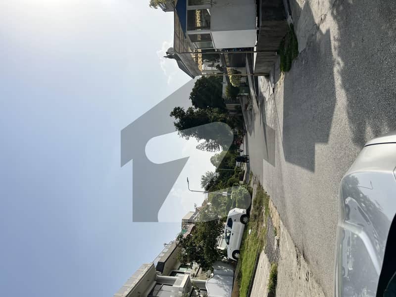 F-11/3 30*70 Level Plot For Sale