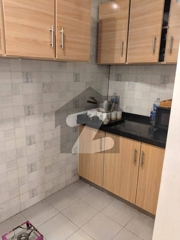 ڈی ایچ اے فیز 2 ایکسٹینشن ڈی ایچ اے ڈیفینس,کراچی میں 5 کمروں کا 9 مرلہ دفتر 3.9 کروڑ میں برائے فروخت۔