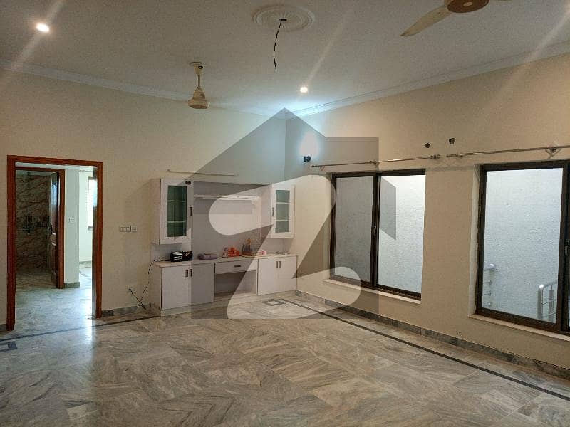 3600 Sq Ft Upper Portion 3600 Sq Ft Upper Portion