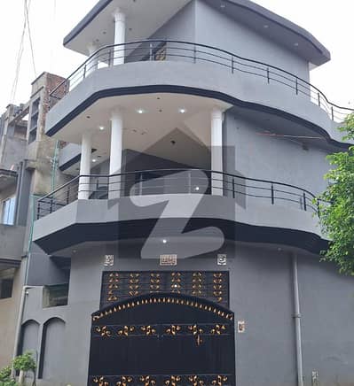 سبزہ زار سکیم لاہور میں 4 کمروں کا 5 مرلہ مکان 2.3 کروڑ میں برائے فروخت۔