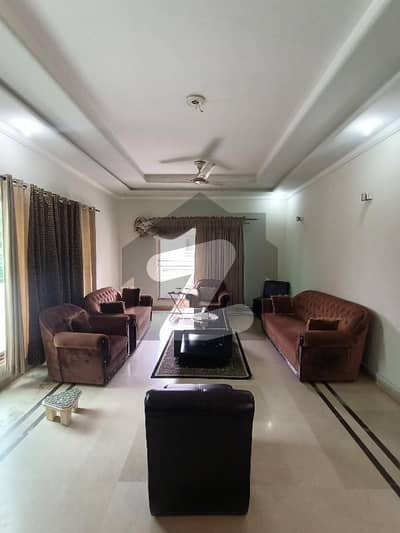 AHMED ASSOCIATES OFFERS 1 KANAL UPPER PORTION FOR RENT IN PCSiR PHASE 2 NEAR TO SHUKAT KHANUM HOSPITAL LAHORE.