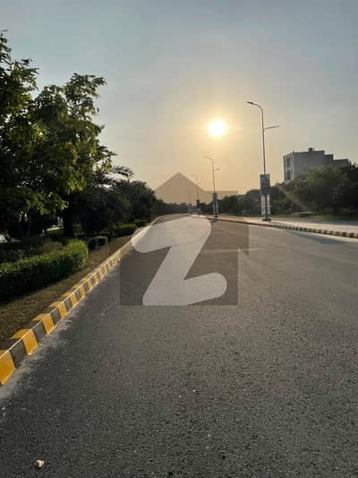 پارک ایونیو ہاؤسنگ سکیم لاہور میں 5 مرلہ رہائشی پلاٹ 40.5 لاکھ میں برائے فروخت۔