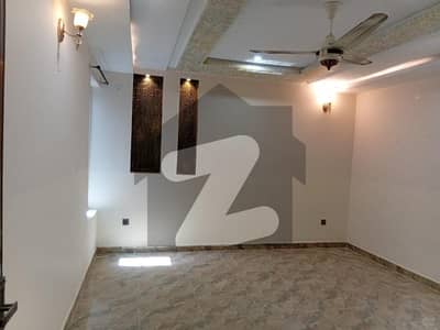 1 Kanal Upper Portion Available For Rent