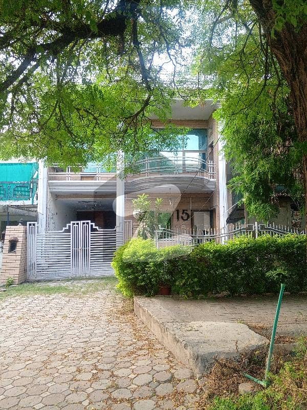 Man Road House for sale in G9/3 Man Road House for sale in G9/3