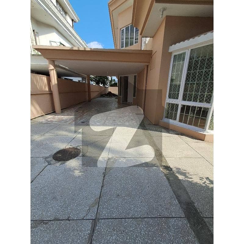 F-10/4 Ideal Location House For Rent F-10/4 Ideal Location House For Rent