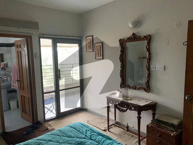 ایف ۔ 10 اسلام آباد میں 2 کمروں کا 8 مرلہ فلیٹ 1.1 لاکھ میں کرایہ پر دستیاب ہے۔