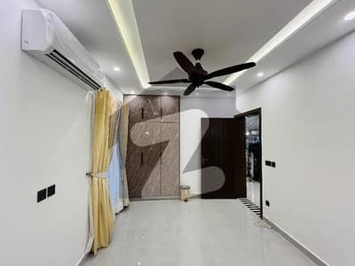 بحریہ ٹاؤن ۔ بلاک اے اے بحریہ ٹاؤن سیکٹرڈی,بحریہ ٹاؤن,لاہور میں 4 کمروں کا 5 مرلہ مکان 2.6 کروڑ میں برائے فروخت۔ بحریہ ٹاؤن ۔ بلاک اے اے بحریہ ٹاؤن سیکٹرڈی,بحریہ ٹاؤن,لاہور میں 4 کمروں کا 5 مرلہ مکان 2.6 کروڑ میں برائے فروخت۔