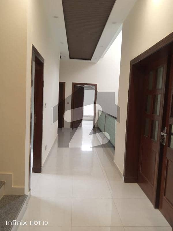 بنی گالہ اسلام آباد میں 5 کمروں کا 11 مرلہ مکان 1.65 لاکھ میں کرایہ پر دستیاب ہے۔