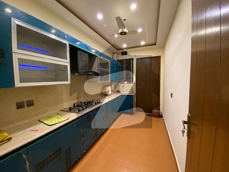Slightly Used Well Kept Upper Portion Slightly Used Well Kept Upper Portion