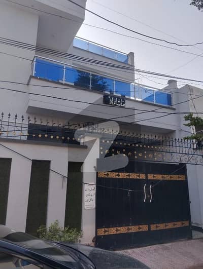 بوسان روڈ ملتان میں 2 کمروں کا 6 مرلہ بالائی پورشن 27.0 ہزار میں کرایہ پر دستیاب ہے۔