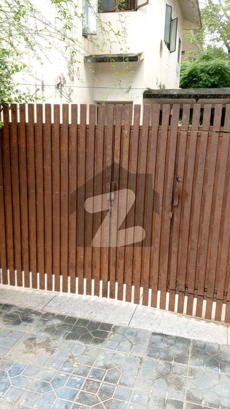 جی ۔ 10 اسلام آباد میں 1 کنال مکان 13.0 کروڑ میں برائے فروخت۔ جی ۔ 10 اسلام آباد میں 1 کنال مکان 13.0 کروڑ میں برائے فروخت۔