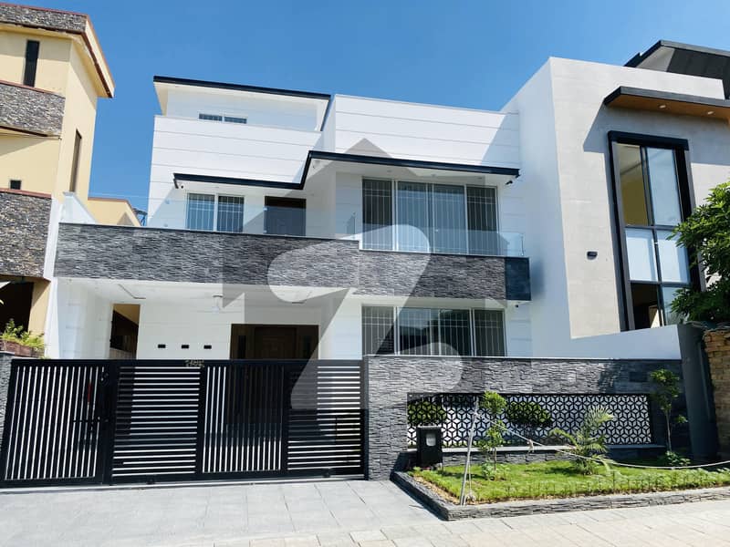 10 Marla Beautiful House For Sale 10 Marla Beautiful House For Sale