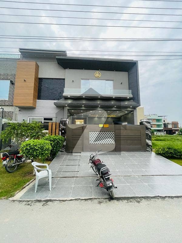 ایل ڈی اے ایوینیو لاہور میں 6 کمروں کا 10 مرلہ مکان 4.25 کروڑ میں برائے فروخت۔ ایل ڈی اے ایوینیو لاہور میں 6 کمروں کا 10 مرلہ مکان 4.25 کروڑ میں برائے فروخت۔