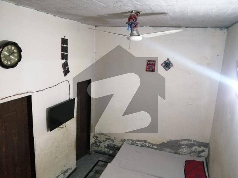 گجّومتہ لاہور میں 5 کمروں کا 3 مرلہ مکان 73.0 لاکھ میں برائے فروخت۔