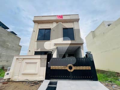 At 60 Ft Road Near To Park 5 Marla Brand New House For Sale