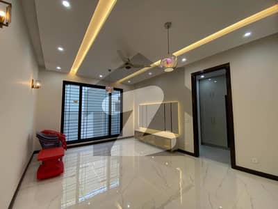 Zayed Associate Offering 1 Kanal House For Rent In Very Reasonable Price And Good Location