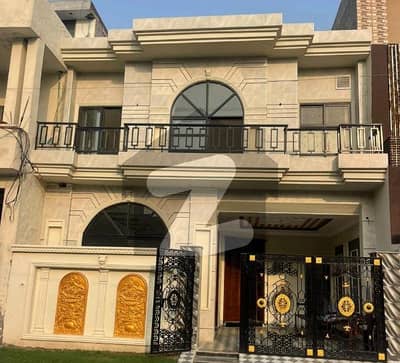 الحفیظ گارڈن جی ٹی روڈ,لاہور میں 5 مرلہ مکان 1.89 کروڑ میں برائے فروخت۔