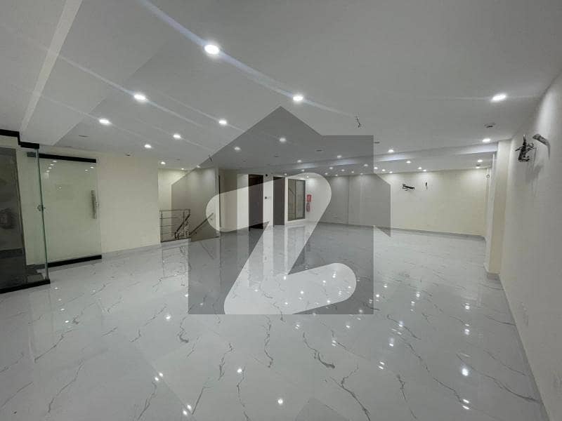 COMPLETE PLAZA - BUSINESS HUB - 08 MARLA COMPLETE PLAZA - BUSINESS HUB - 08 MARLA