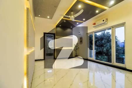 ڈی ایچ اے فیز 7 ڈیفنس (ڈی ایچ اے),لاہور میں 3 کمروں کا 1 کنال بالائی پورشن 85.0 ہزار میں کرایہ پر دستیاب ہے۔