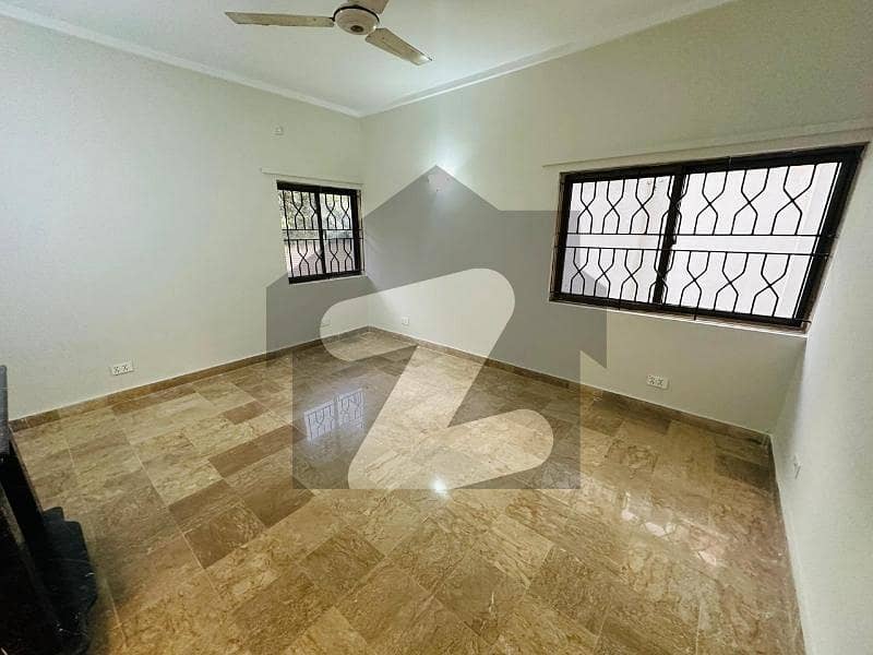 500 Square Yards House In Central F-10 For rent 500 Square Yards House In Central F-10 For rent