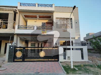 گلبرگ ریزیڈنشیا - بلاک ایل گلبرگ ریزیڈنشیا,گلبرگ,اسلام آباد میں 4 کمروں کا 7 مرلہ مکان 3.6 کروڑ میں برائے فروخت۔ گلبرگ ریزیڈنشیا - بلاک ایل گلبرگ ریزیڈنشیا,گلبرگ,اسلام آباد میں 4 کمروں کا 7 مرلہ مکان 3.6 کروڑ میں برائے فروخت۔