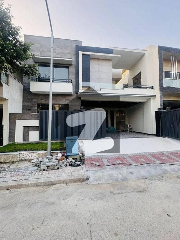 ٹاپ سٹی 1 - بلاک اے ٹاپ سٹی 1,اسلام آباد میں 5 کمروں کا 10 مرلہ مکان 4.7 کروڑ میں برائے فروخت۔ ٹاپ سٹی 1 - بلاک اے ٹاپ سٹی 1,اسلام آباد میں 5 کمروں کا 10 مرلہ مکان 4.7 کروڑ میں برائے فروخت۔