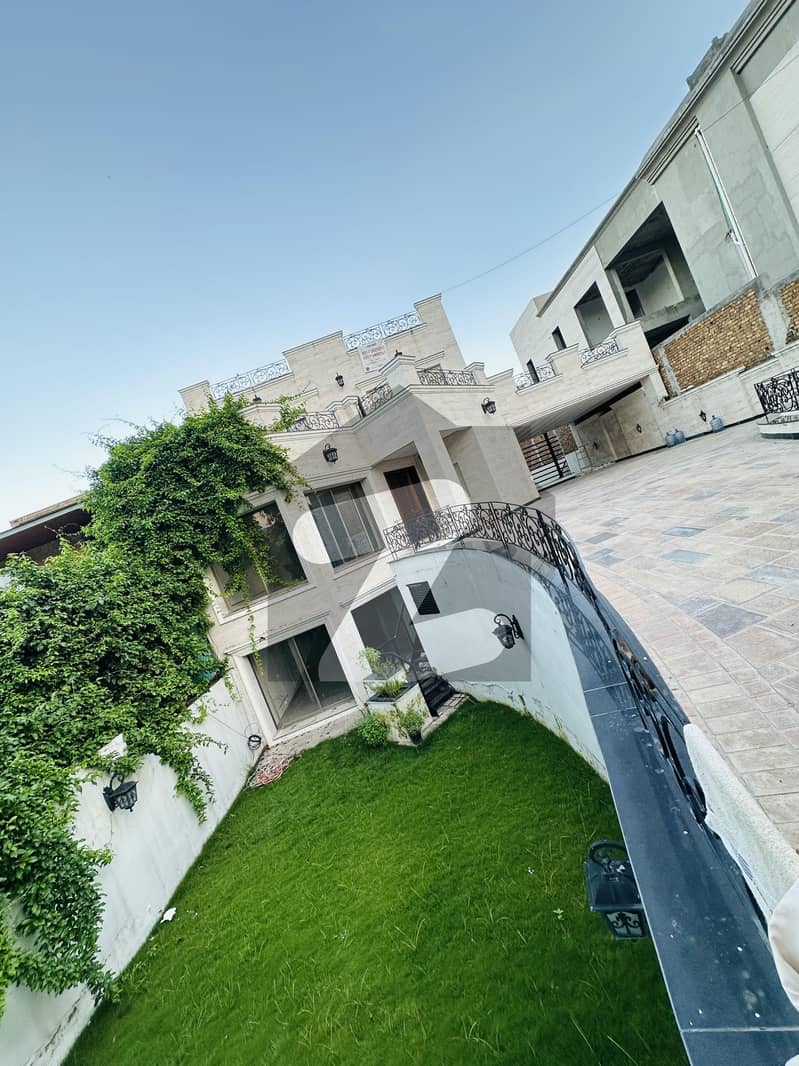 Beautiful 11 Bed House For Rent Beautiful 11 Bed House For Rent