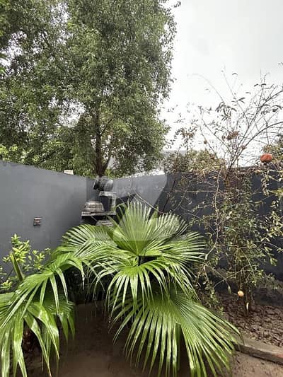 1 KANAL BRAND NEW 1.5 STOREY HOUSE FOR SALE