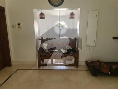 580 Yards BUNGALOW FOR SALE in DHA PHASE 6