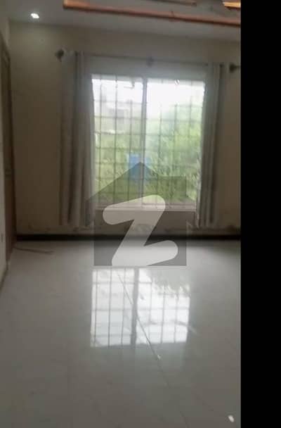 Spacious 8 Marla Portion For Rent