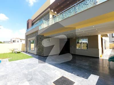 ONE KANAL HOUSE SUPPER LOCATION MAIN BOULEVARD NEAR JAMIA MASJID AVAILABLE FOR SALE
