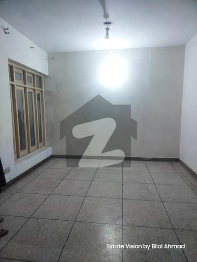 Triple Storey 5Bed 4 Bath Car Gare Kitchen Drawing Room Sui Gas Available