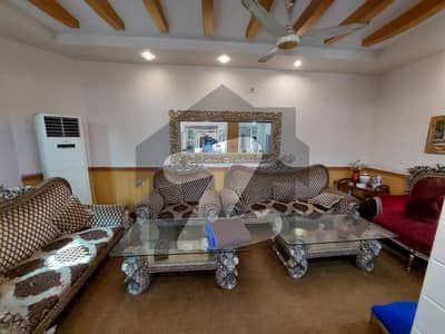 Beautiful 10 Marla Single Storey House Available For Rent With 3bed 3 Bath Drawing Dining 2 Electric 1 Gas Meter 3car Garage