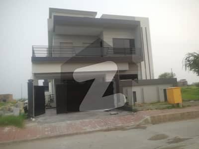 Usman Block 7 Marla Brand New Good Condition Upper Portion Without Gass Electric Meter Separate Walking Distance To Hub Commercial Available For Rent At Bahria Town Phase 8 Rawalpindi Islamabad