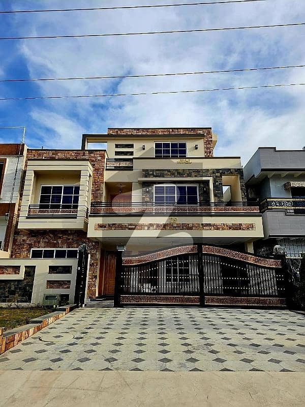 40x80 Beautiful House For Sale in G-13