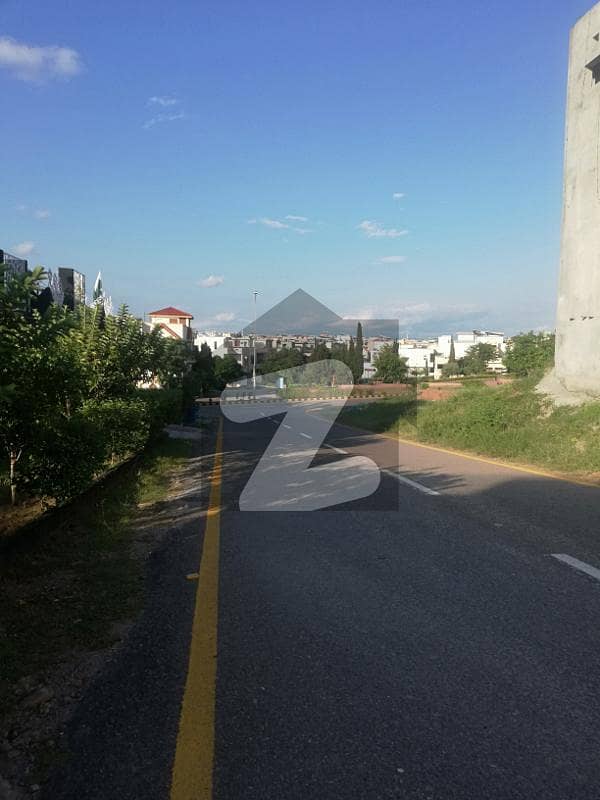 10 Marla Plot For Sale