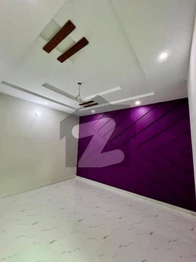 سبزہ زار سکیم لاہور میں 3 کمروں کا 3 مرلہ مکان 1.38 کروڑ میں برائے فروخت۔