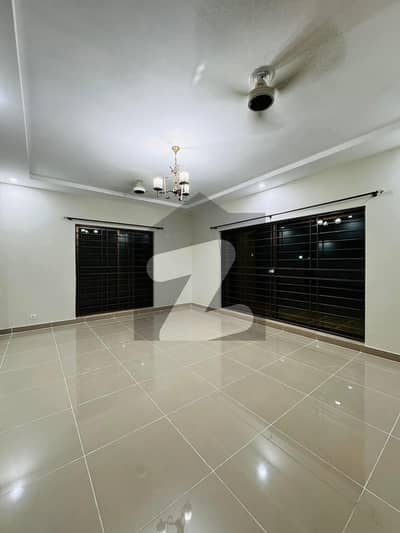 12-Marla Corner Villa For Sale With Extra Land Brand New Condition Almost Solar Installed Buy Now Before SOLD