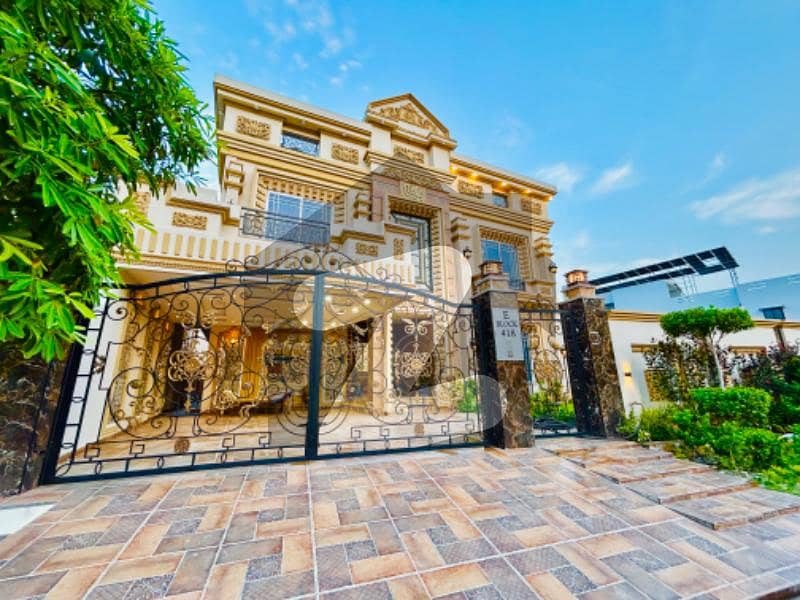 واپڈا ٹاؤن ملتان میں 6 کمروں کا 1 کنال مکان 7.3 کروڑ میں برائے فروخت۔