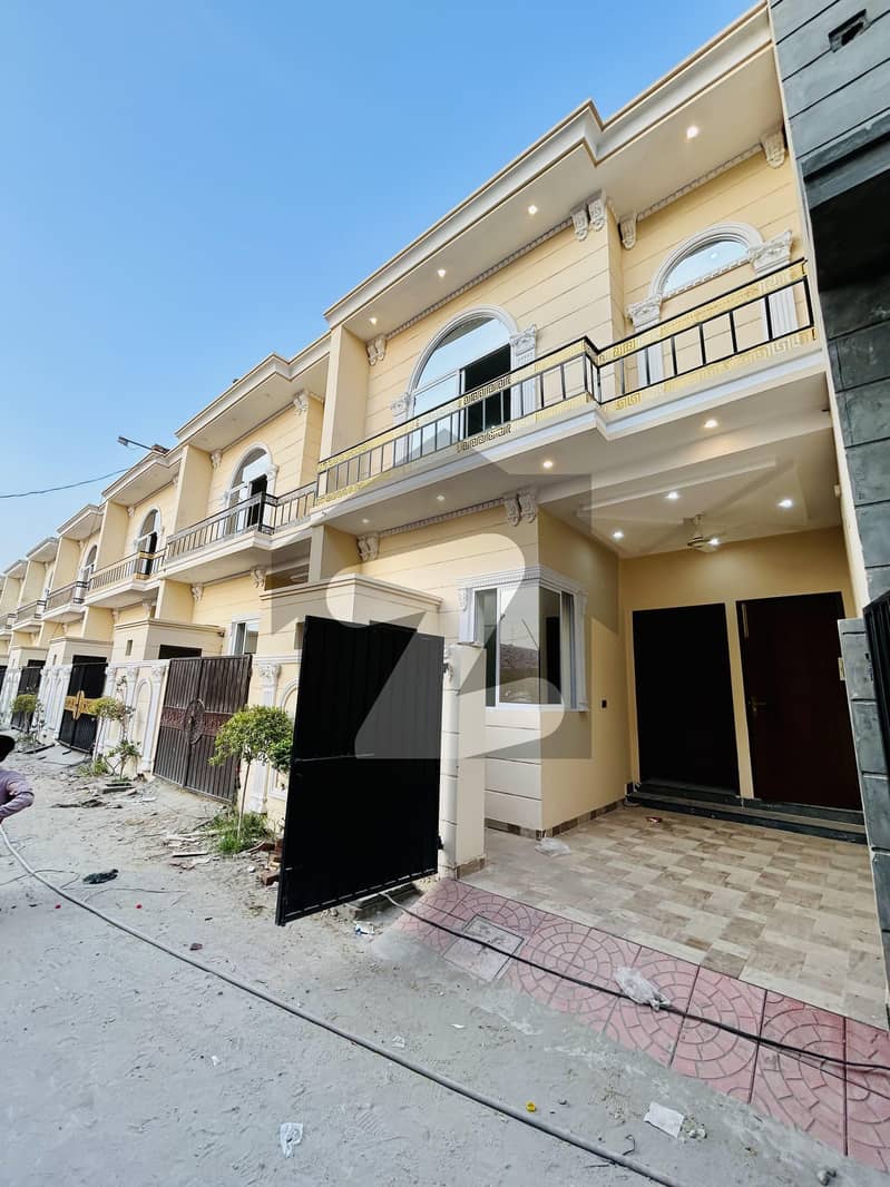 BEAUTIFUL HOUSE ON MAIN BOSAN ROAD. . BEAUTIFUL HOUSE ON MAIN BOSAN ROAD. .
