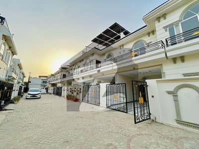 BEAUTIFUL 5M HOUSE FOR SALE ON NEW MODEL TOWN. .