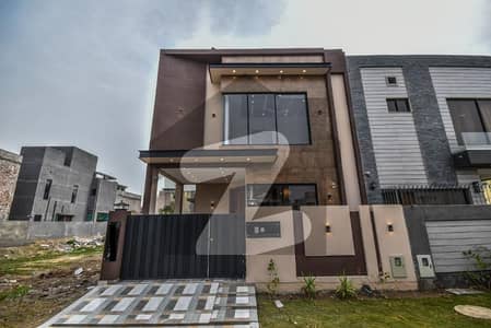 STUNNING 5 MARLA BRAND NEW BUNGALOW FOR SALE IN DHA PHASE 6