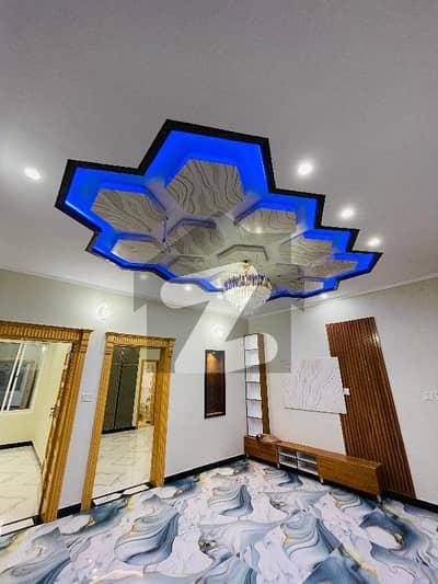 ریگی ماڈل ٹاؤن فیز 3 ریگی ماڈل ٹاؤن,پشاور میں 8 کمروں کا 5 مرلہ مکان 2.83 کروڑ میں برائے فروخت۔