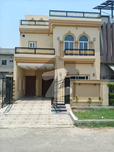 5 Marla Double Storey Facing Park House For Sale In N Block Khayaban-E-Amin
