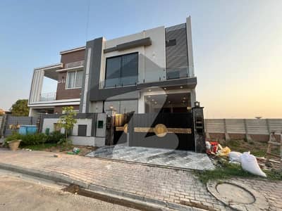بحریہ ٹاؤن ۔ سیکٹر ایف بحریہ ٹاؤن,لاہور میں 3 کمروں کا 5 مرلہ مکان 1.95 کروڑ میں برائے فروخت۔