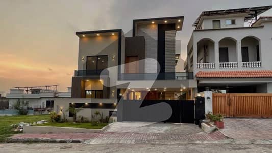 بحریہ گرینز۔ اوورسیز انکلیو - سیکٹر 5 بحریہ گرینز۔ اوورسیز انکلیو,بحریہ ٹاؤن فیز 8,بحریہ ٹاؤن راولپنڈی,راولپنڈی میں 5 کمروں کا 10 مرلہ مکان 5.5 کروڑ میں برائے فروخت۔ بحریہ گرینز۔ اوورسیز انکلیو - سیکٹر 5 بحریہ گرینز۔ اوورسیز انکلیو,بحریہ ٹاؤن فیز 8,بحریہ ٹاؤن راولپنڈی,راولپنڈی میں 5 کمروں کا 10 مرلہ مکان 5.5 کروڑ میں برائے فروخت۔