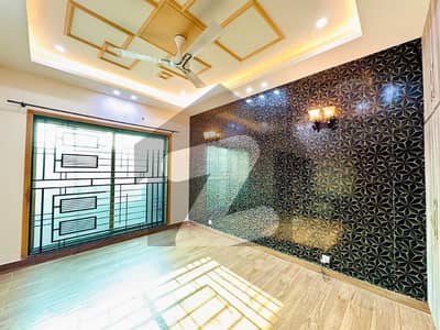 ڈی ایچ اے فیز 7 - بلاک وائے فیز 7,ڈیفنس (ڈی ایچ اے),لاہور میں 5 کمروں کا 10 مرلہ مکان 1.9 لاکھ میں کرایہ پر دستیاب ہے۔ ڈی ایچ اے فیز 7 - بلاک وائے فیز 7,ڈیفنس (ڈی ایچ اے),لاہور میں 5 کمروں کا 10 مرلہ مکان 1.9 لاکھ میں کرایہ پر دستیاب ہے۔