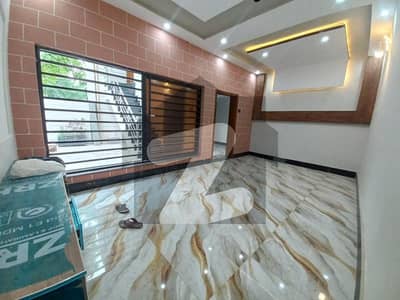 Dubai Real estate offer 8.75 Marla Tripple story owner Build House For sale in Garhi shahu Behind this House There is a Meu Garden pani bjli Gass