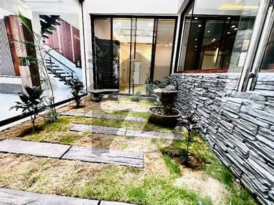 1 Kanal 5 BEDROOM HOUSE IN PHASE 7